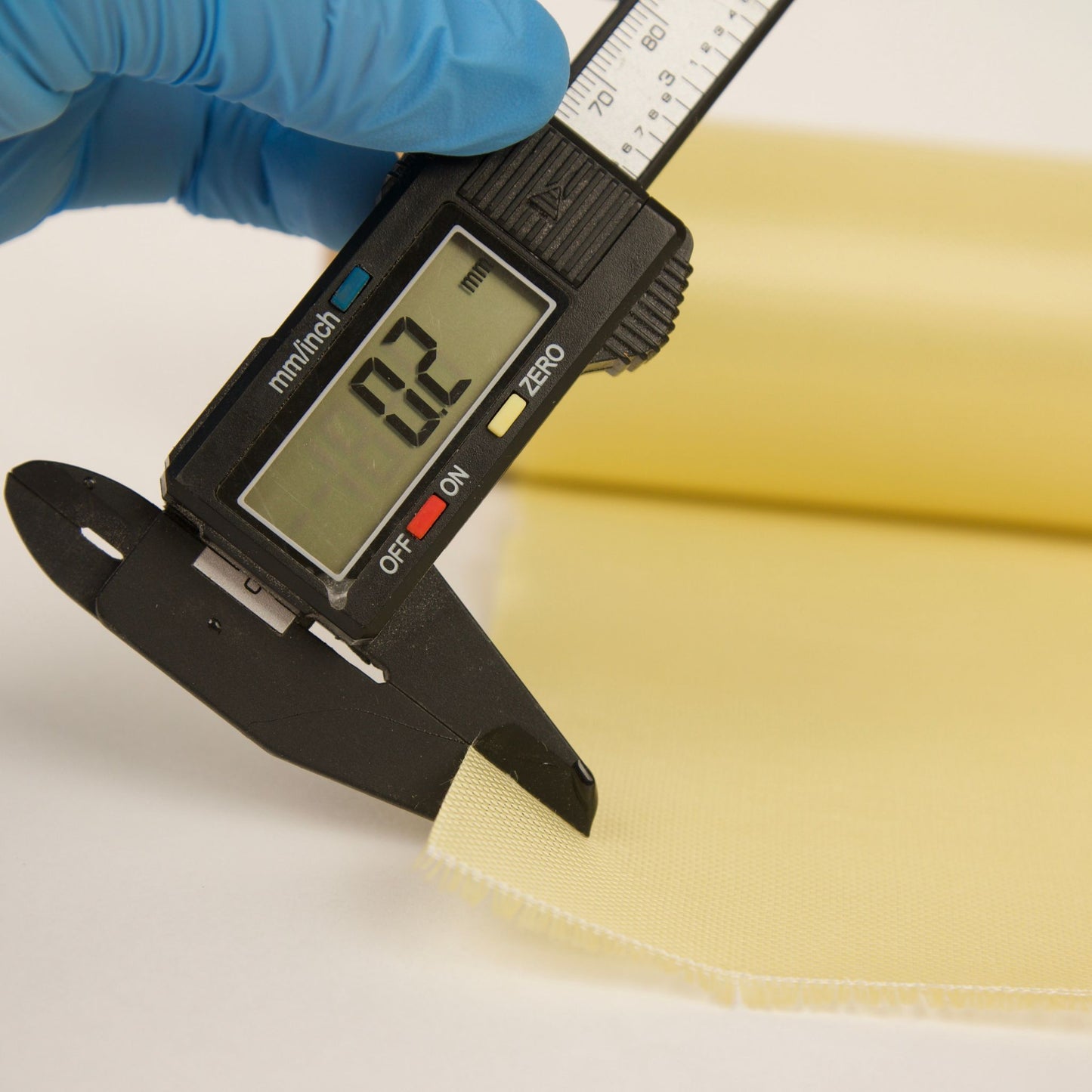 1.7oz KEVLAR® Plain Weave Fabric Style 5120/120